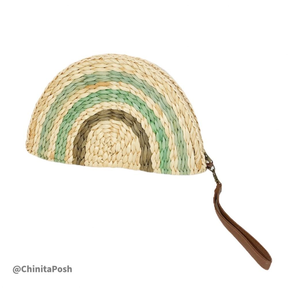 Straw wrist purse